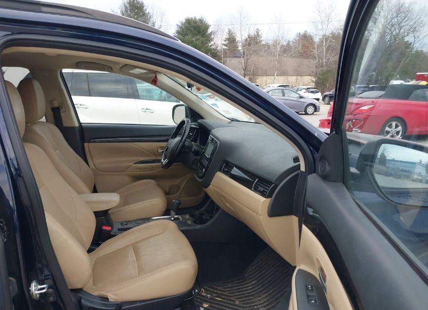 Photo 5 of 2016 Mitsubishi Outlander SE/SEL (VIN JA4AD3A32GZ026926)