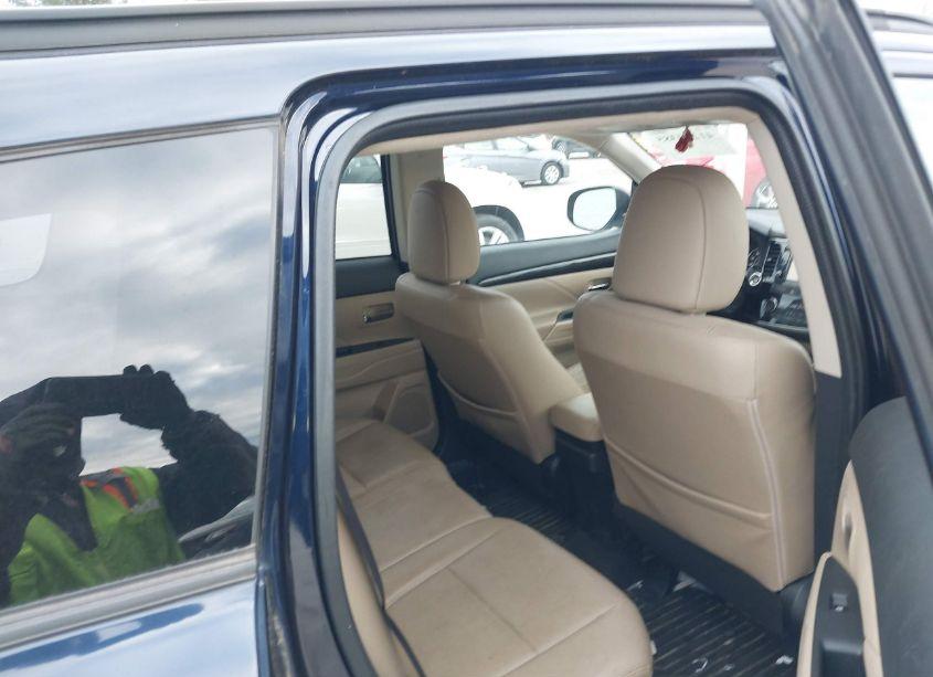 Photo 8 of 2016 Mitsubishi Outlander SE/SEL (VIN JA4AD3A32GZ026926)