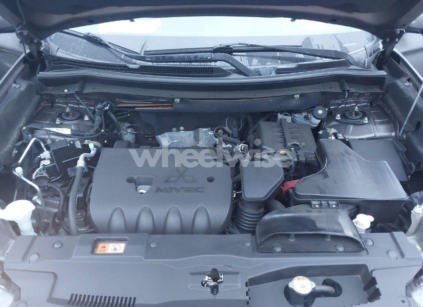 Photo 10 of 2017 Mitsubishi Outlander SE/SEL (VIN JA4AD3A32HZ029150)