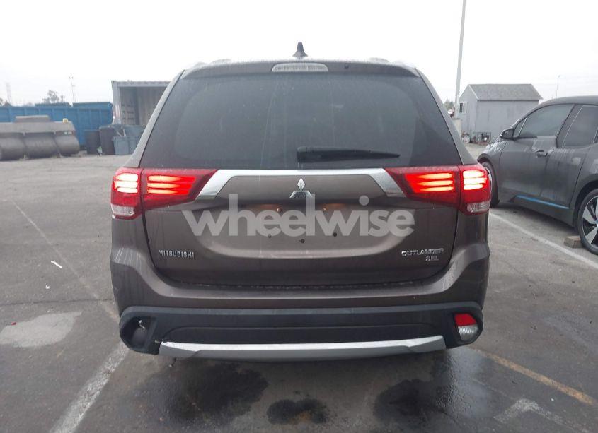 Photo 16 of 2017 Mitsubishi Outlander SE/SEL (VIN JA4AD3A32HZ029150)