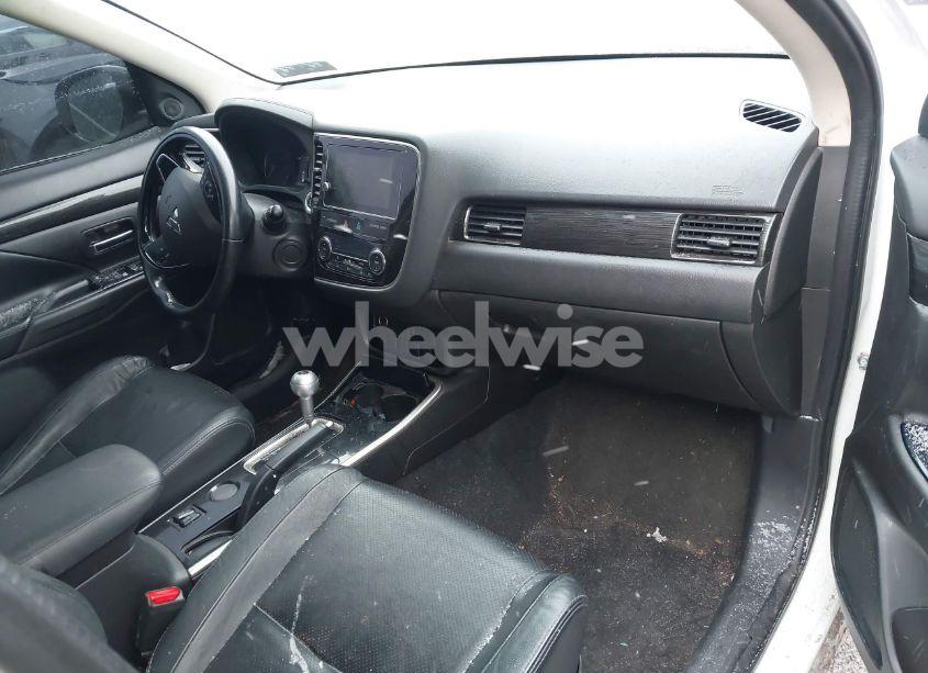 Photo 5 of 2017 Mitsubishi Outlander SE/SEL (VIN JA4AD3A32HZ030010)