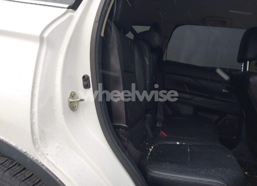 Photo 8 of 2017 Mitsubishi Outlander SE/SEL (VIN JA4AD3A32HZ030010)