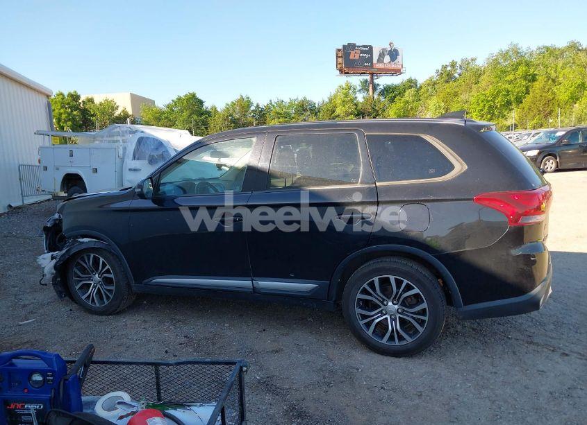 Photo 15 of 2018 Mitsubishi Outlander SE (VIN JA4AD3A32JJ003961)