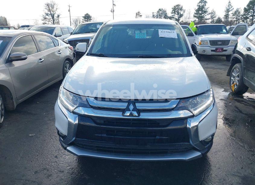 Photo 12 of 2018 Mitsubishi Outlander SE (VIN JA4AD3A32JZ039134)