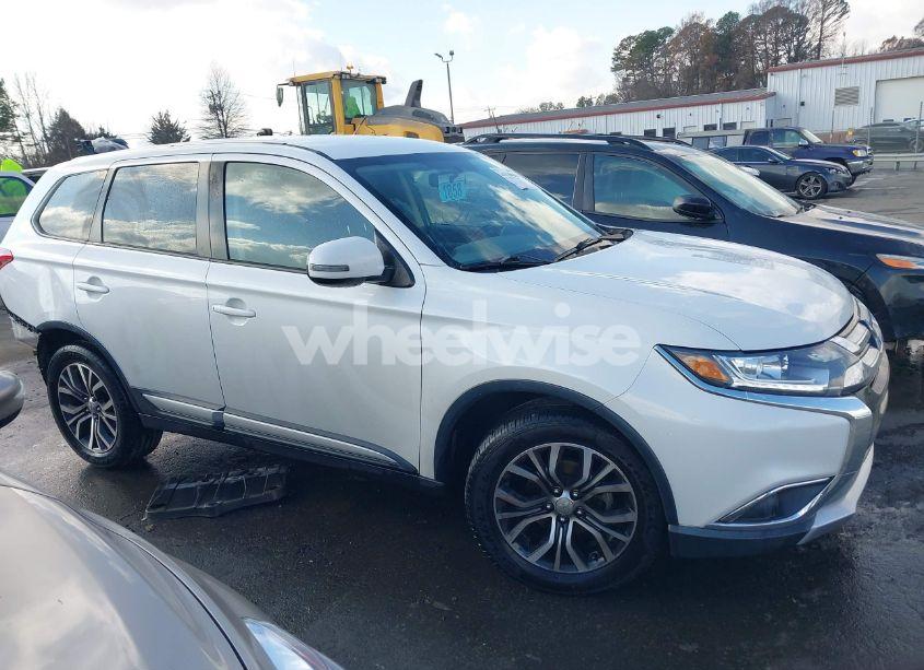 Photo 13 of 2018 Mitsubishi Outlander SE (VIN JA4AD3A32JZ039134)