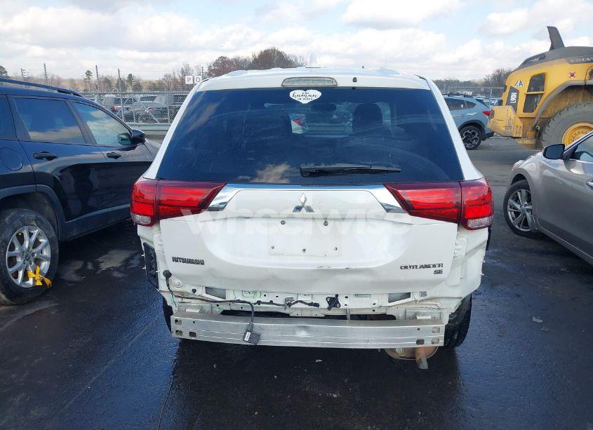 Photo 16 of 2018 Mitsubishi Outlander SE (VIN JA4AD3A32JZ039134)