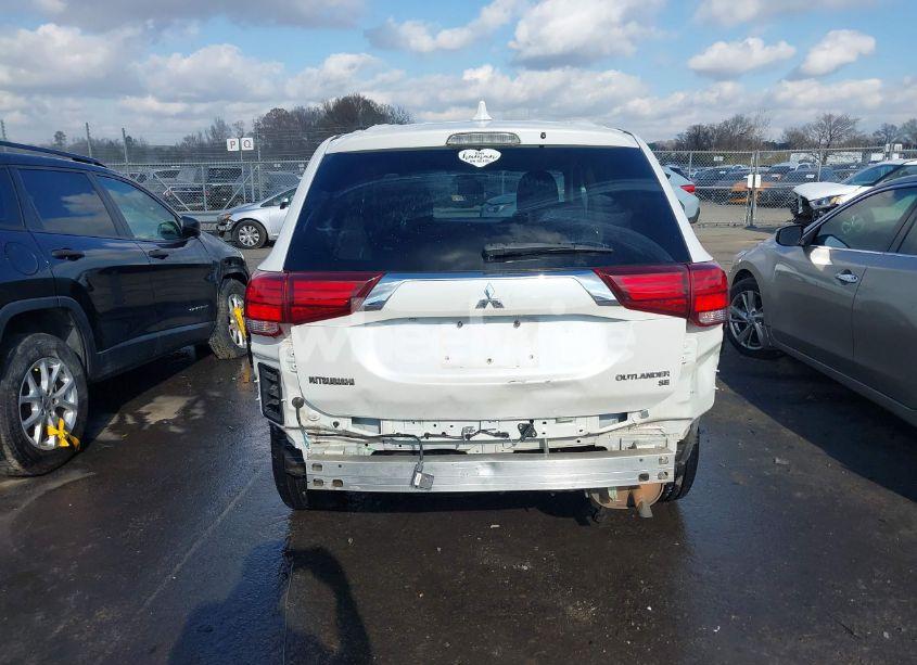 Photo 6 of 2018 Mitsubishi Outlander SE (VIN JA4AD3A32JZ039134)