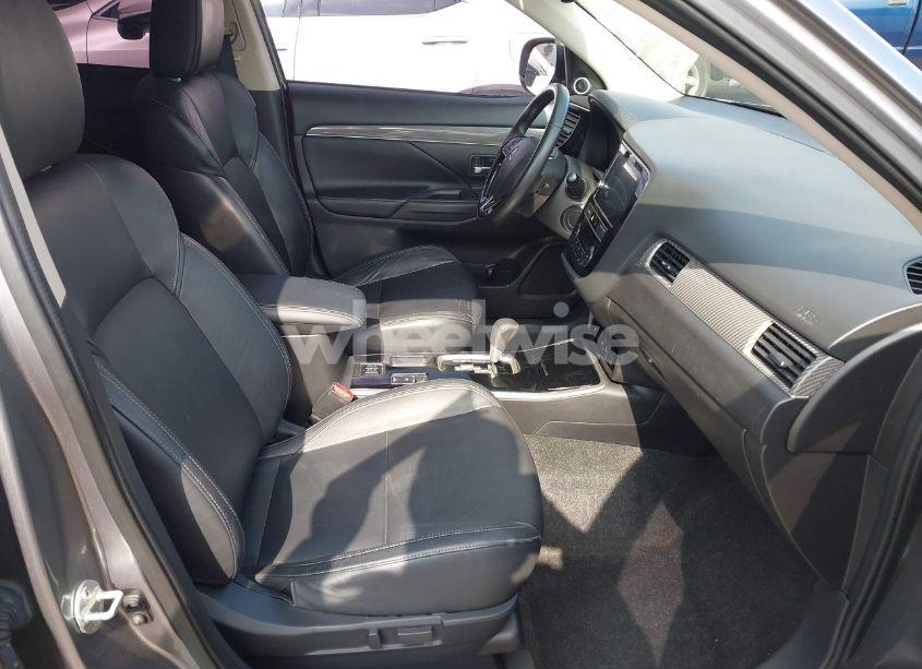 Photo 5 of 2019 Mitsubishi Outlander SEL (VIN JA4AD3A32KZ006829)