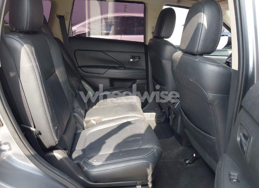 Photo 8 of 2019 Mitsubishi Outlander SEL (VIN JA4AD3A32KZ006829)