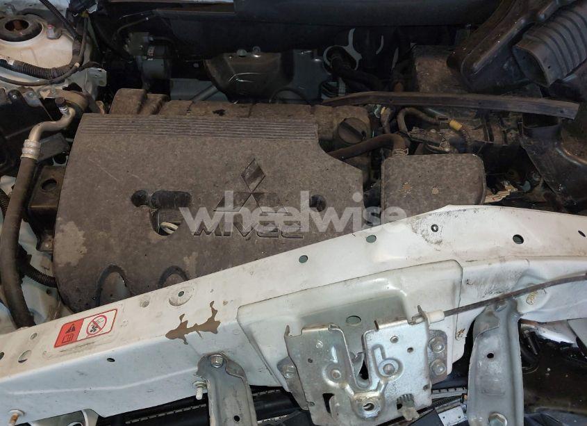 Photo 10 of 2019 Mitsubishi Outlander SEL (VIN JA4AD3A32KZ036669)