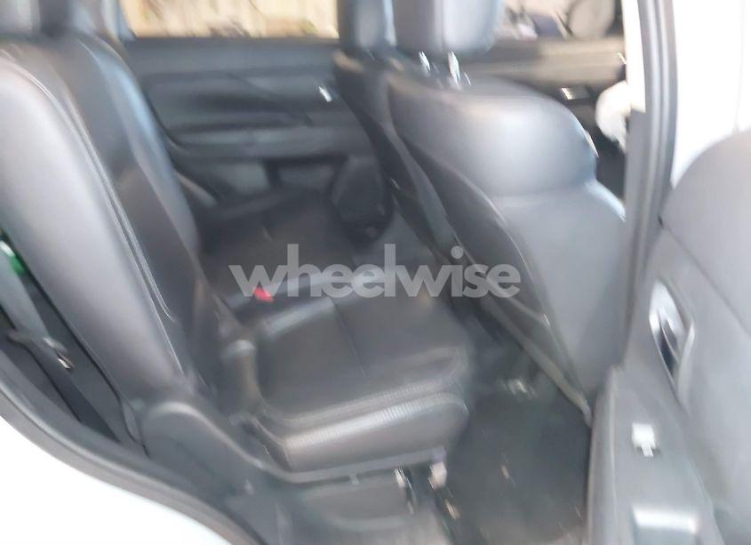 Photo 8 of 2019 Mitsubishi Outlander SEL (VIN JA4AD3A32KZ036669)