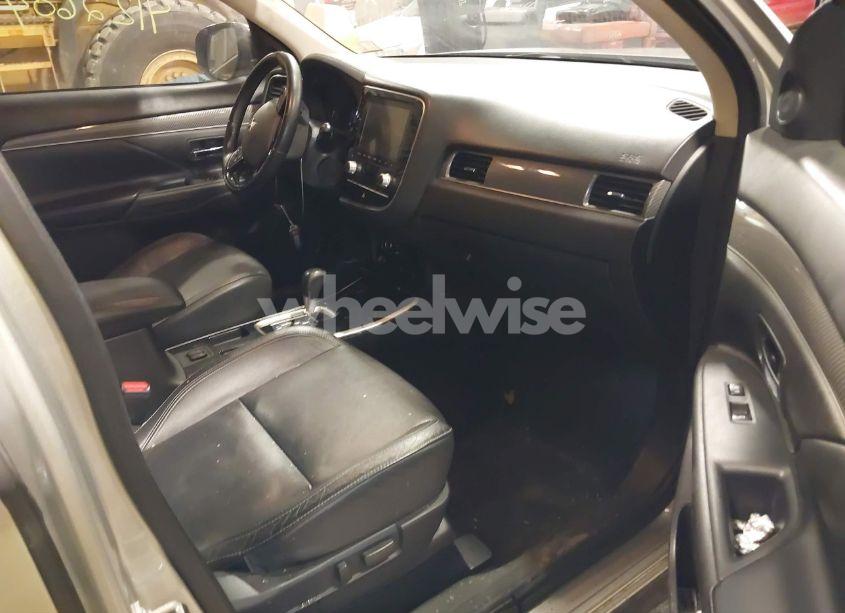 Photo 5 of 2020 Mitsubishi Outlander SEL 2.4 (VIN JA4AD3A32LZ019498)