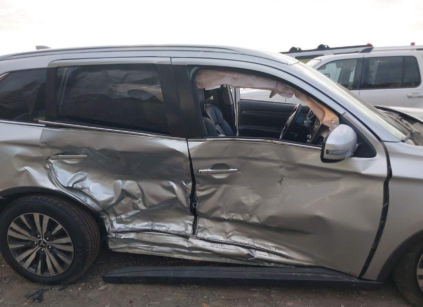 Photo 11 of 2020 Mitsubishi Outlander LE 2.4/SE 2.4/SEL 2.4/SP 2.4 (VIN JA4AD3A32LZ040996)