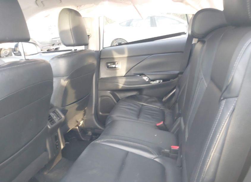 Photo 8 of 2020 Mitsubishi Outlander LE 2.4/SE 2.4/SEL 2.4/SP 2.4 (VIN JA4AD3A32LZ040996)