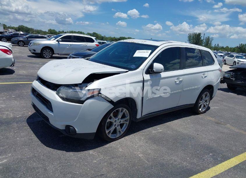 Photo 2 of 2014 Mitsubishi Outlander SE (VIN JA4AD3A33EZ011011)