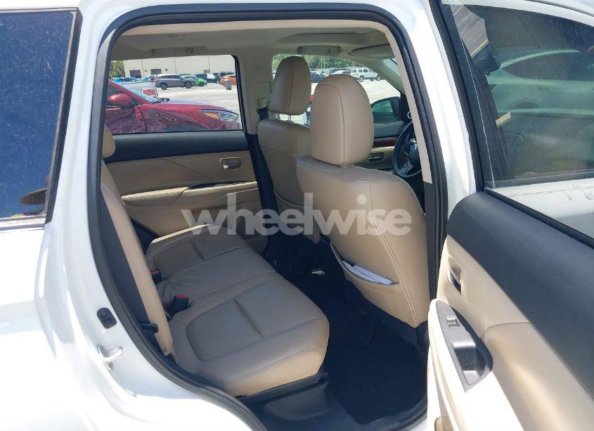 Photo 8 of 2014 Mitsubishi Outlander SE (VIN JA4AD3A33EZ011011)