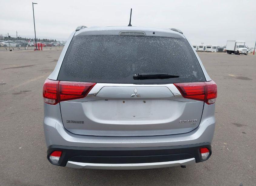 Photo 16 of 2016 Mitsubishi Outlander SEL (VIN JA4AD3A33GZ016678)