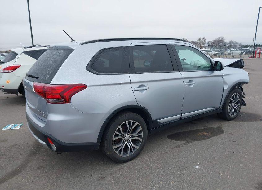 Photo 4 of 2016 Mitsubishi Outlander SEL (VIN JA4AD3A33GZ016678)