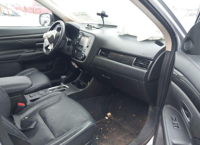 Photo 5 of 2016 Mitsubishi Outlander SEL (VIN JA4AD3A33GZ016678)