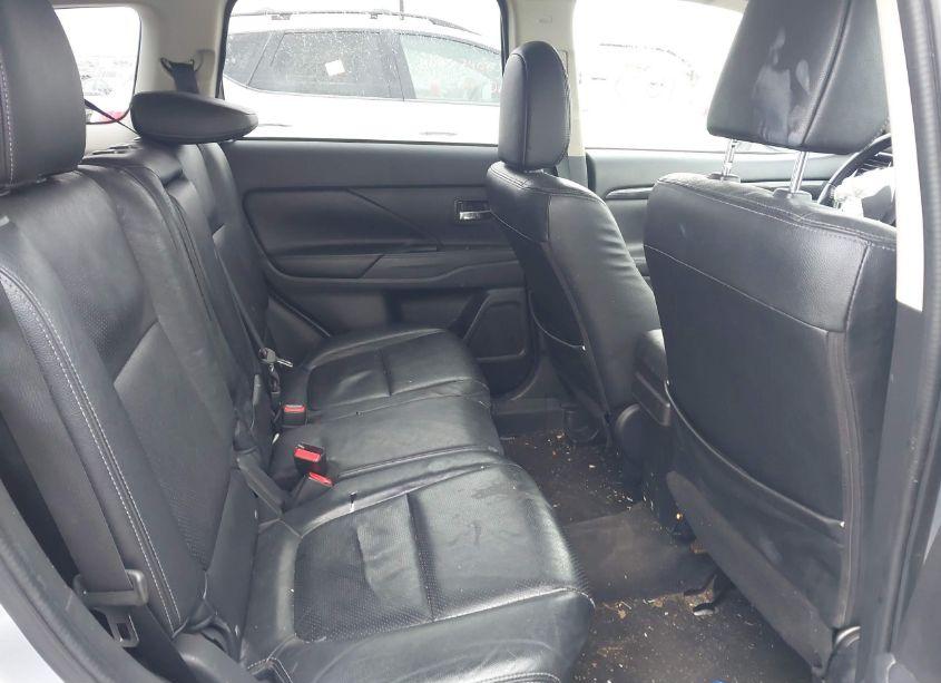 Photo 8 of 2016 Mitsubishi Outlander SEL (VIN JA4AD3A33GZ016678)