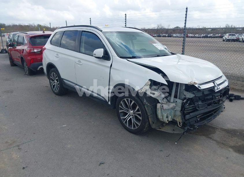 2016 Mitsubishi Outlander SEL (VIN JA4AD3A33GZ033884) main photo