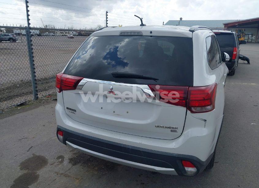 Photo 16 of 2016 Mitsubishi Outlander SEL (VIN JA4AD3A33GZ033884)