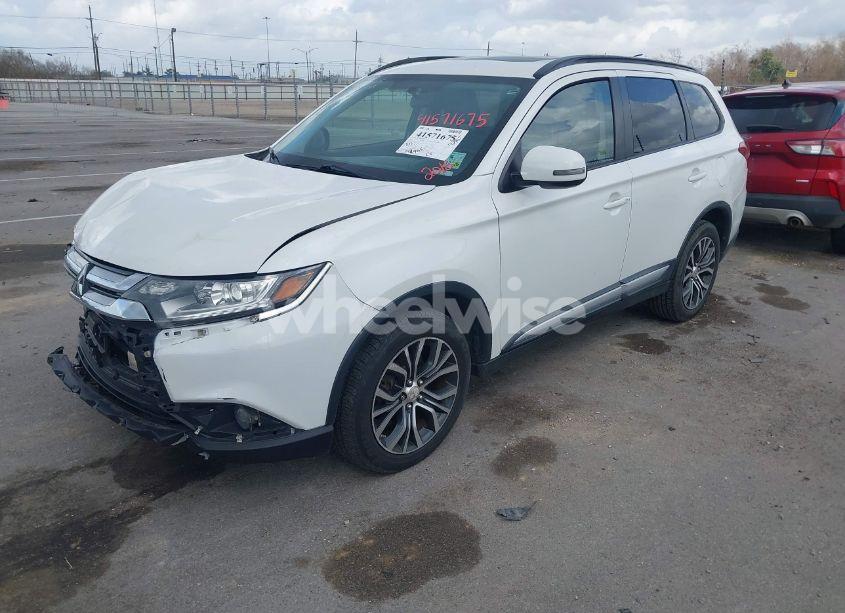 Photo 2 of 2016 Mitsubishi Outlander SEL (VIN JA4AD3A33GZ033884)