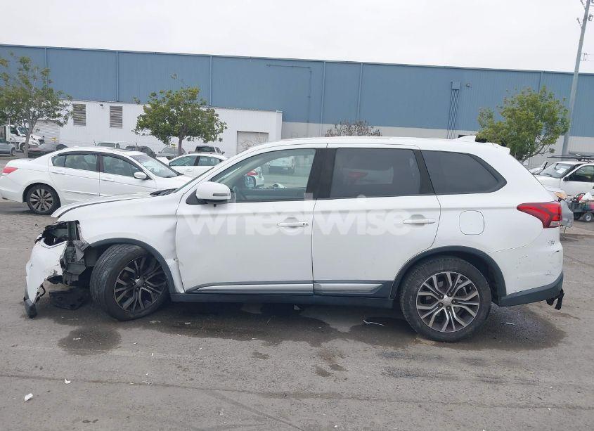 Photo 15 of 2017 Mitsubishi Outlander SE (VIN JA4AD3A33HZ044241)