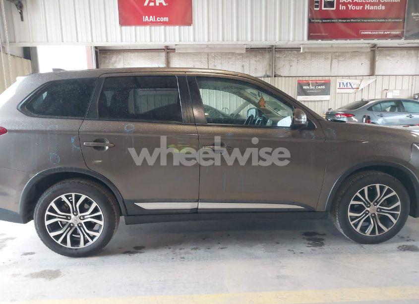 Photo 13 of 2017 Mitsubishi Outlander SE/SEL (VIN JA4AD3A33HZ051674)