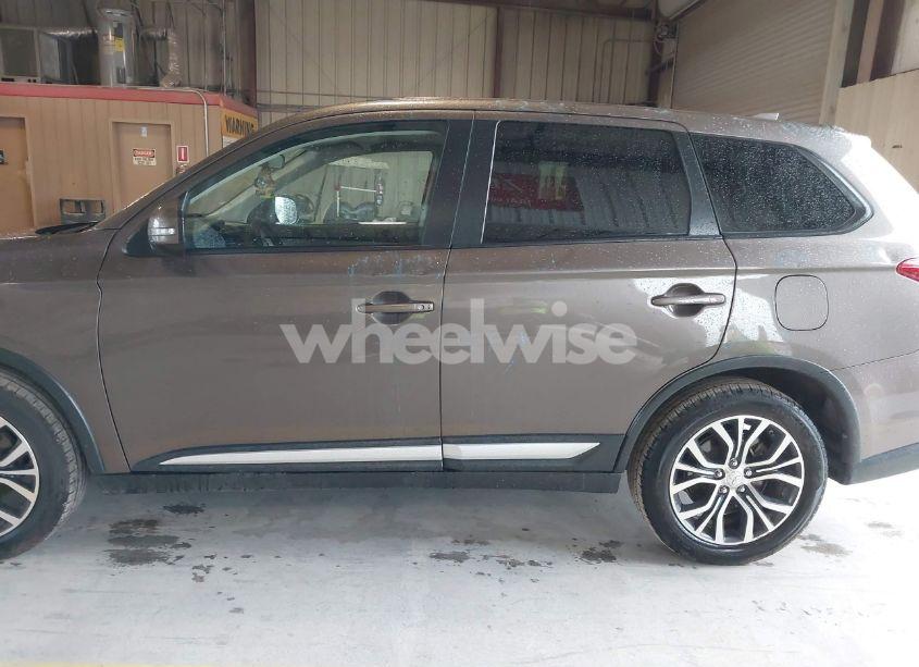 Photo 14 of 2017 Mitsubishi Outlander SE/SEL (VIN JA4AD3A33HZ051674)