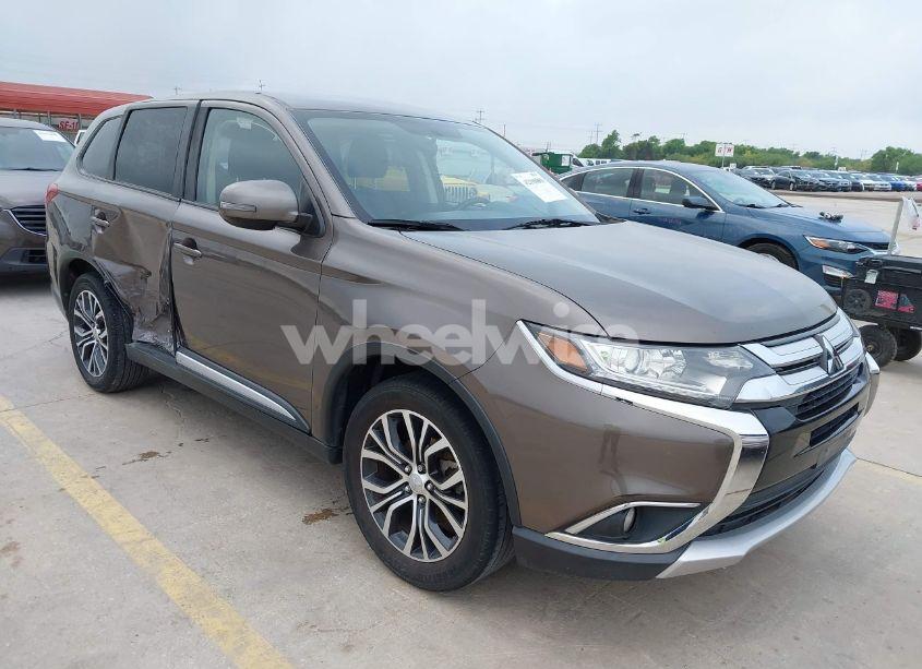 2018 Mitsubishi Outlander SE (VIN JA4AD3A33JZ015327) main photo