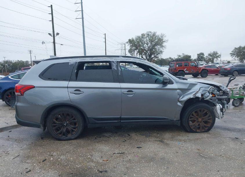 Photo 12 of 2018 Mitsubishi Outlander LE (VIN JA4AD3A33JZ033892)
