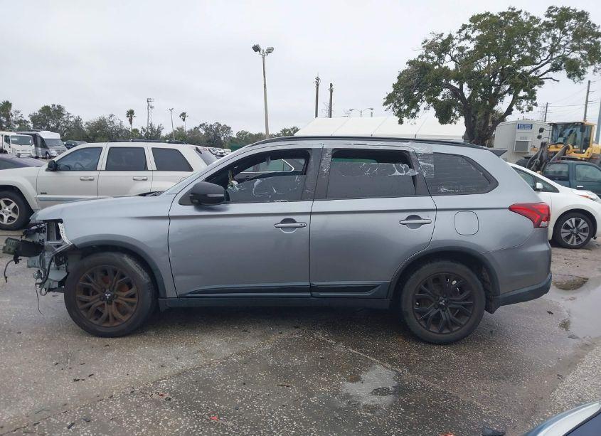 Photo 13 of 2018 Mitsubishi Outlander LE (VIN JA4AD3A33JZ033892)
