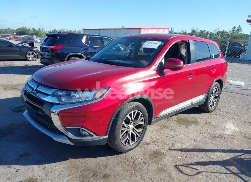Photo 2 of 2018 Mitsubishi Outlander SE (VIN JA4AD3A33JZ037148)