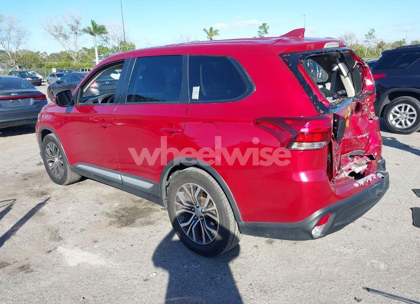 Photo 3 of 2018 Mitsubishi Outlander SE (VIN JA4AD3A33JZ037148)