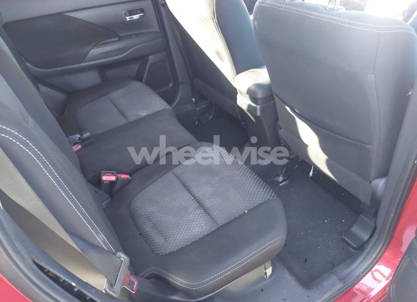Photo 8 of 2018 Mitsubishi Outlander SE (VIN JA4AD3A33JZ037148)