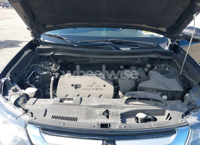 Photo 10 of 2018 Mitsubishi Outlander LE/SE/SEL (VIN JA4AD3A33JZ055813)