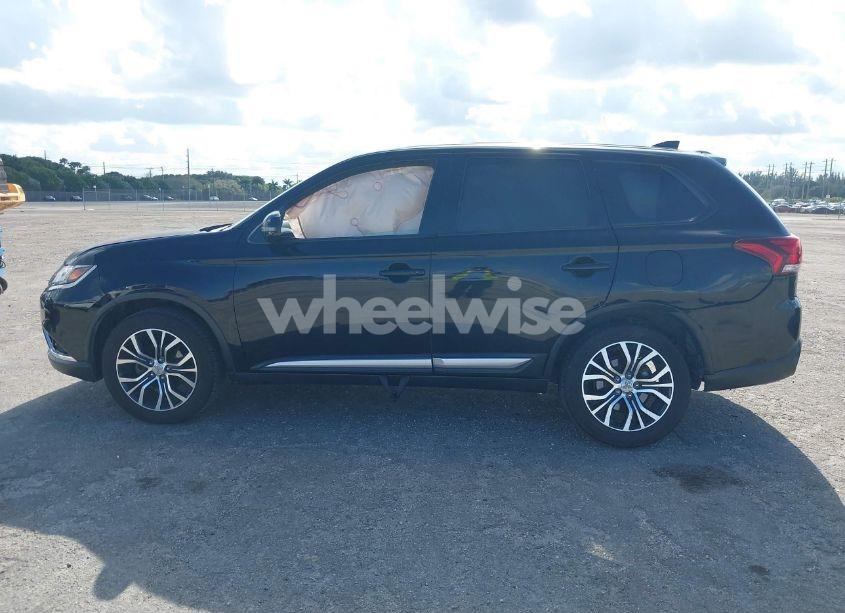 Photo 14 of 2018 Mitsubishi Outlander LE/SE/SEL (VIN JA4AD3A33JZ055813)