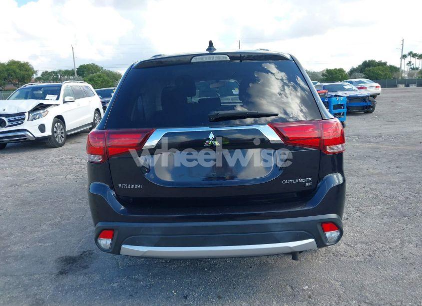 Photo 16 of 2018 Mitsubishi Outlander LE/SE/SEL (VIN JA4AD3A33JZ055813)