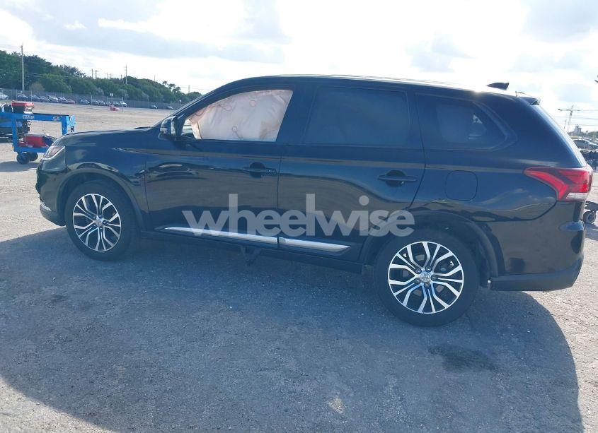 Photo 3 of 2018 Mitsubishi Outlander LE/SE/SEL (VIN JA4AD3A33JZ055813)