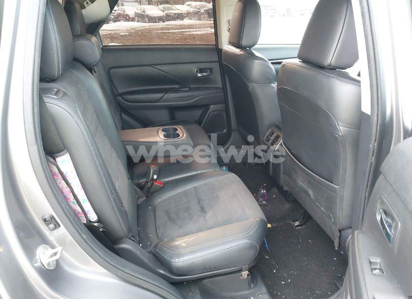 Photo 8 of 2019 Mitsubishi Outlander SE (VIN JA4AD3A33KZ006788)