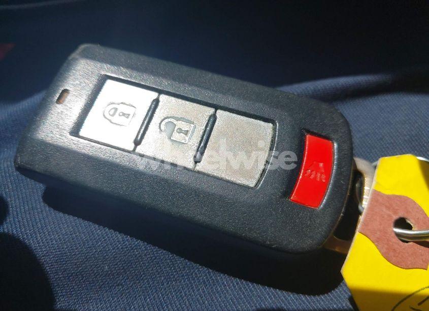 Photo 11 of 2019 Mitsubishi Outlander SE (VIN JA4AD3A33KZ045218)