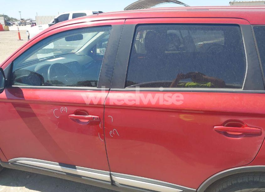 Photo 15 of 2019 Mitsubishi Outlander SE (VIN JA4AD3A33KZ045218)