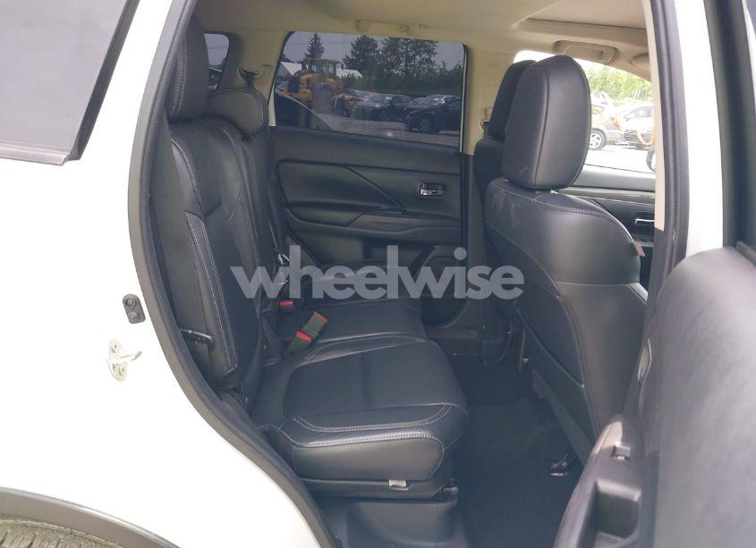 Photo 8 of 2020 Mitsubishi Outlander LE 2.4/SE 2.4/SEL 2.4/SP 2.4 (VIN JA4AD3A33LZ006114)