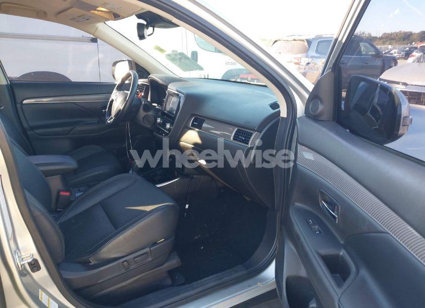 Photo 5 of 2020 Mitsubishi Outlander SEL 2.4 (VIN JA4AD3A33LZ027254)
