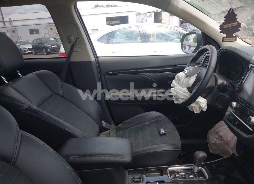 Photo 5 of 2020 Mitsubishi Outlander LE 2.4/SE 2.4/SEL 2.4/SP 2.4 (VIN JA4AD3A33LZ048315)