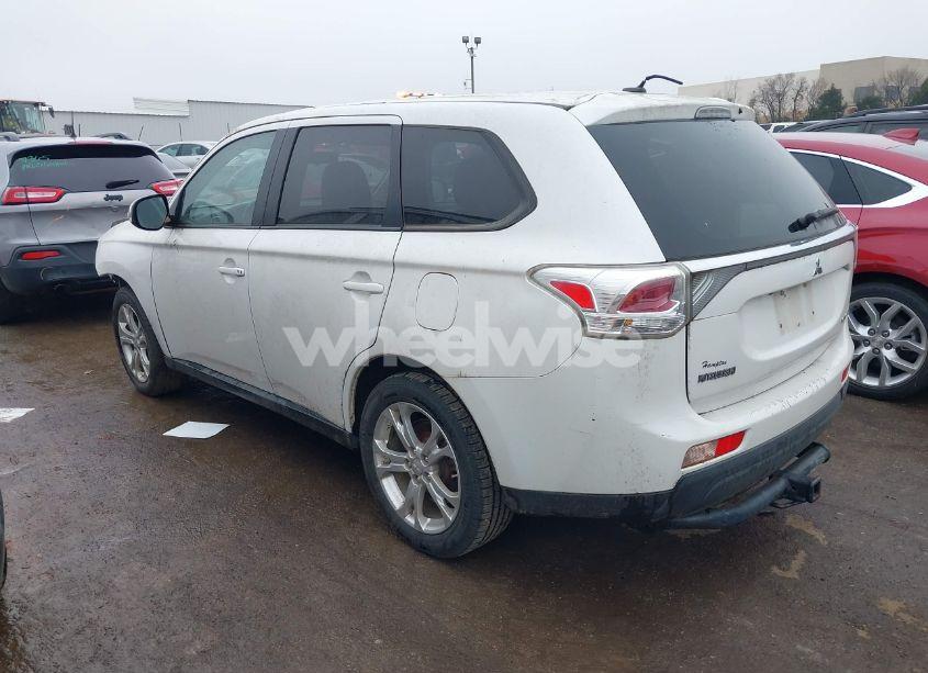 Photo 3 of 2014 Mitsubishi Outlander SE (VIN JA4AD3A34EZ001605)