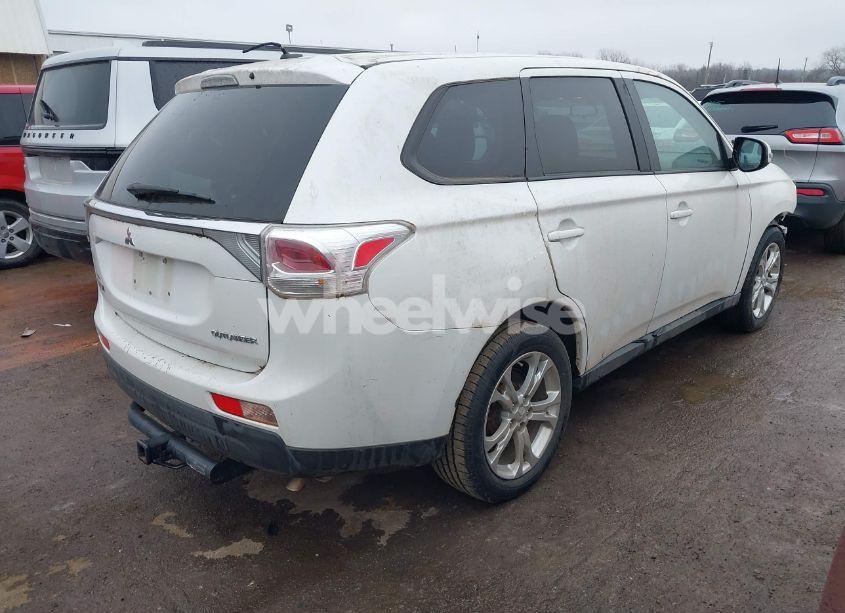 Photo 4 of 2014 Mitsubishi Outlander SE (VIN JA4AD3A34EZ001605)