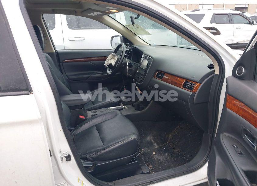 Photo 5 of 2014 Mitsubishi Outlander SE (VIN JA4AD3A34EZ001605)