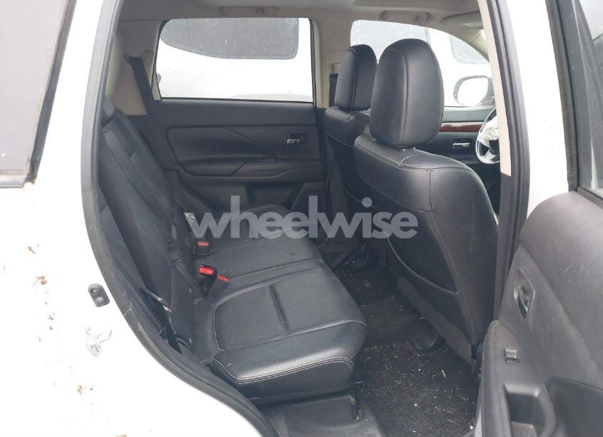 Photo 8 of 2014 Mitsubishi Outlander SE (VIN JA4AD3A34EZ001605)